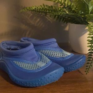 Toddler water shoes